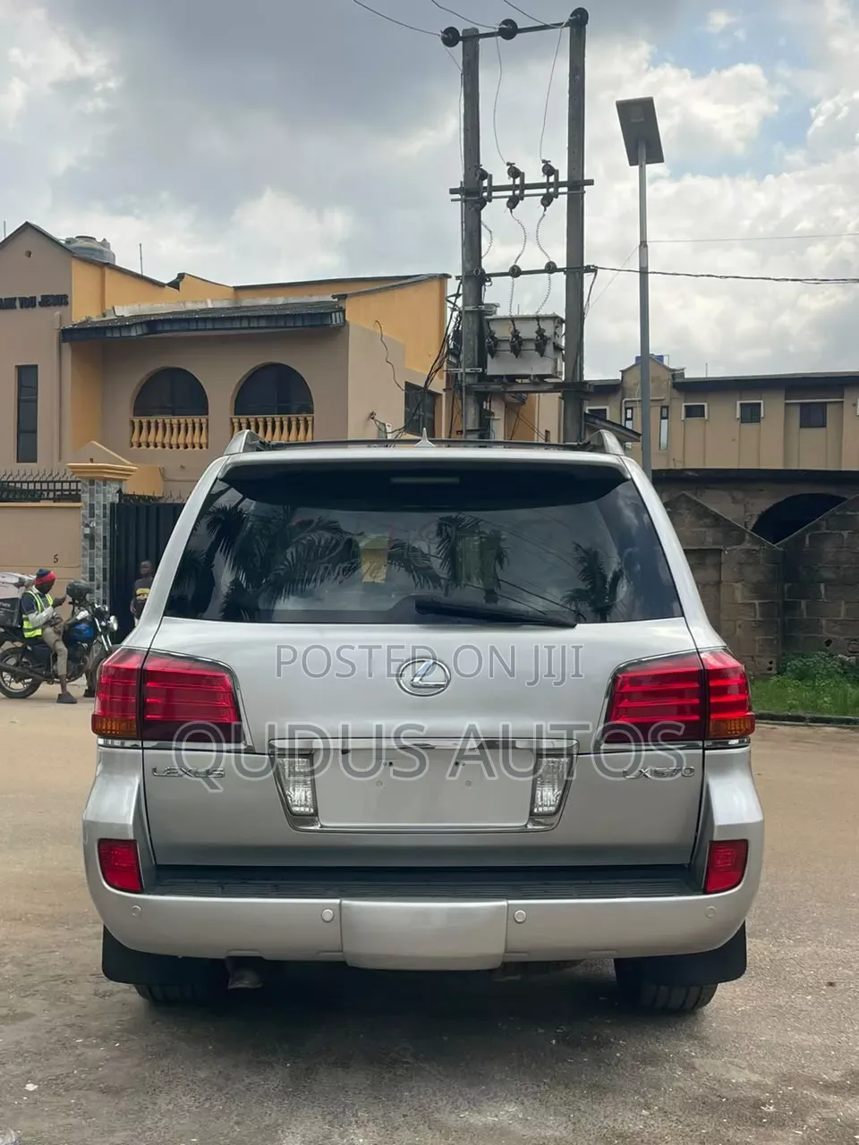 Lexus LX 570 2011 Silver