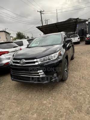 Toyota Highlander XLE 4x4 V6 (3.5L 6cyl 8A) 2017 Black