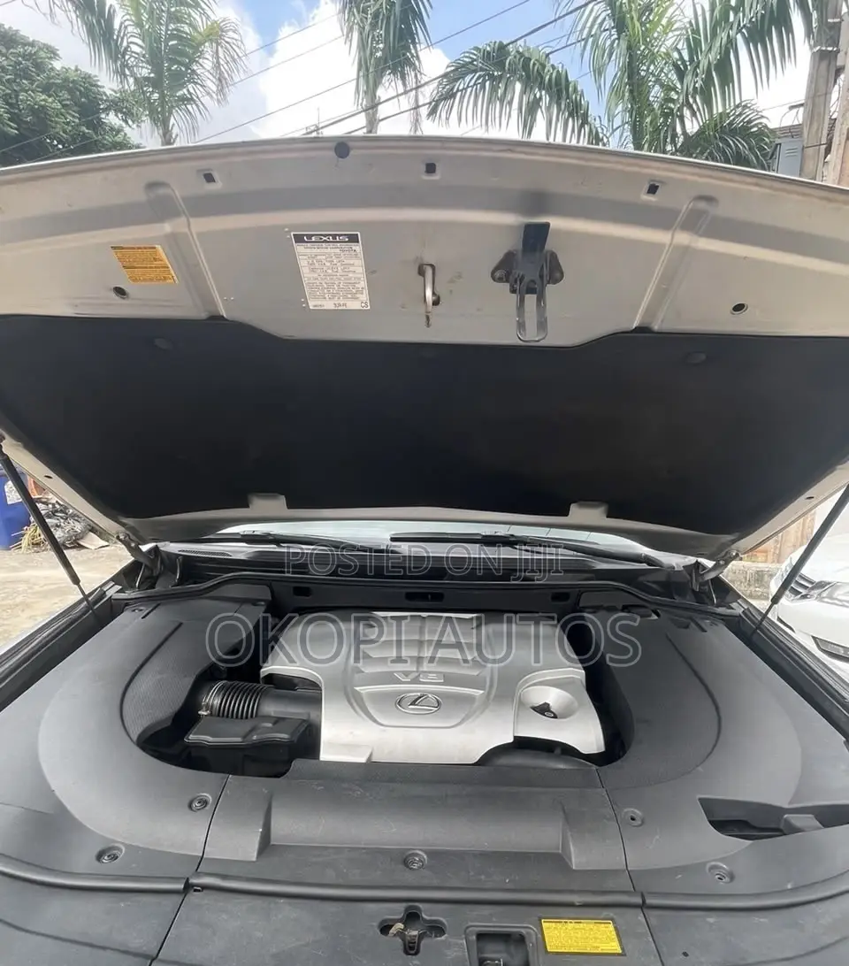 Lexus LX 570 2010 Silver