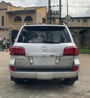 Lexus LX 570 2010 Silver