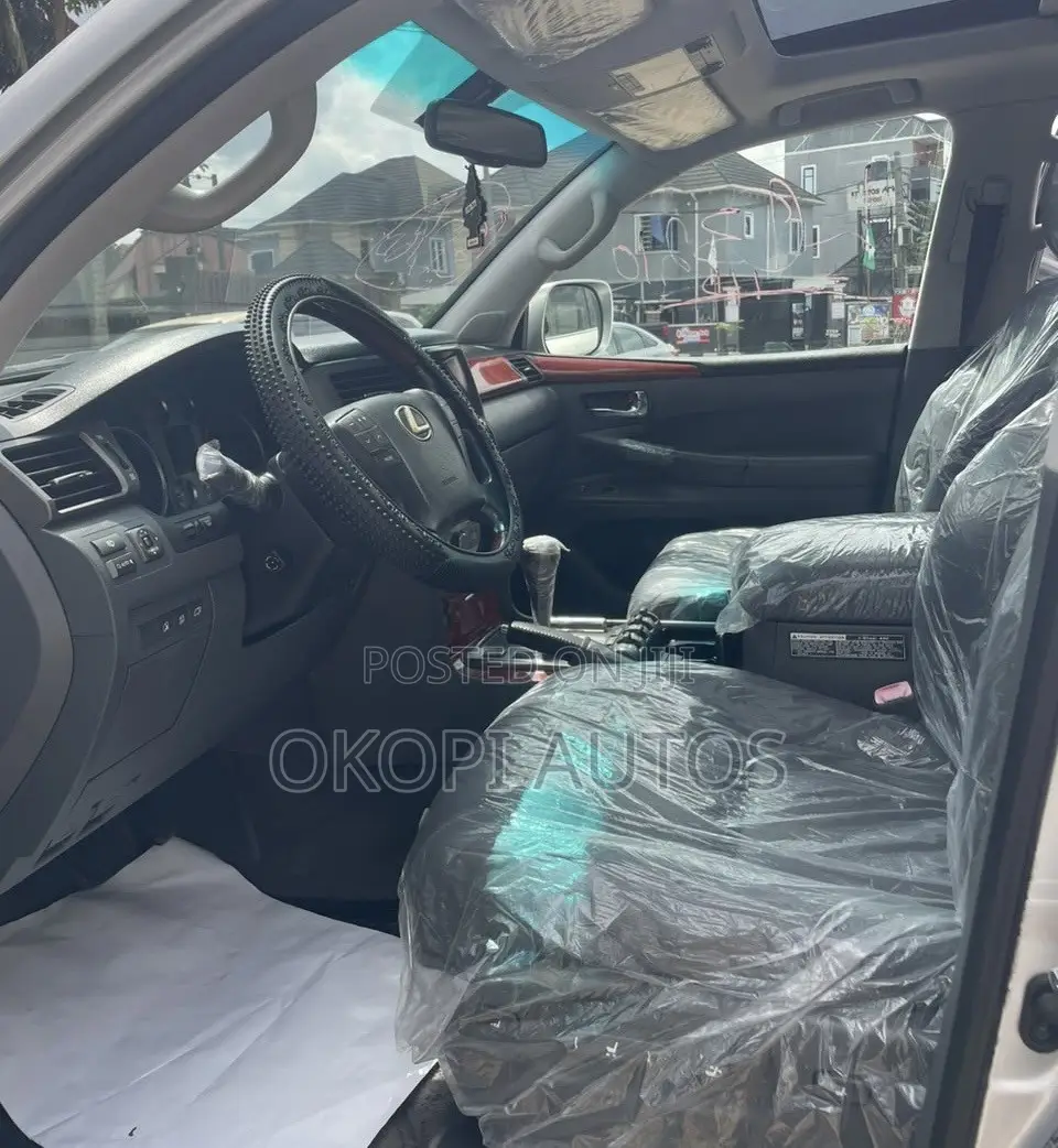 Lexus LX 570 2010 Silver