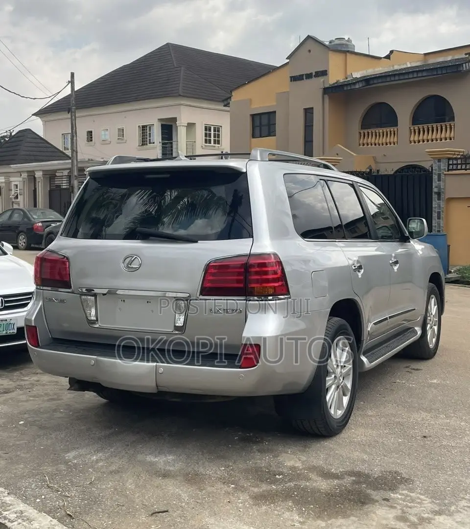 Lexus LX 570 2010 Silver