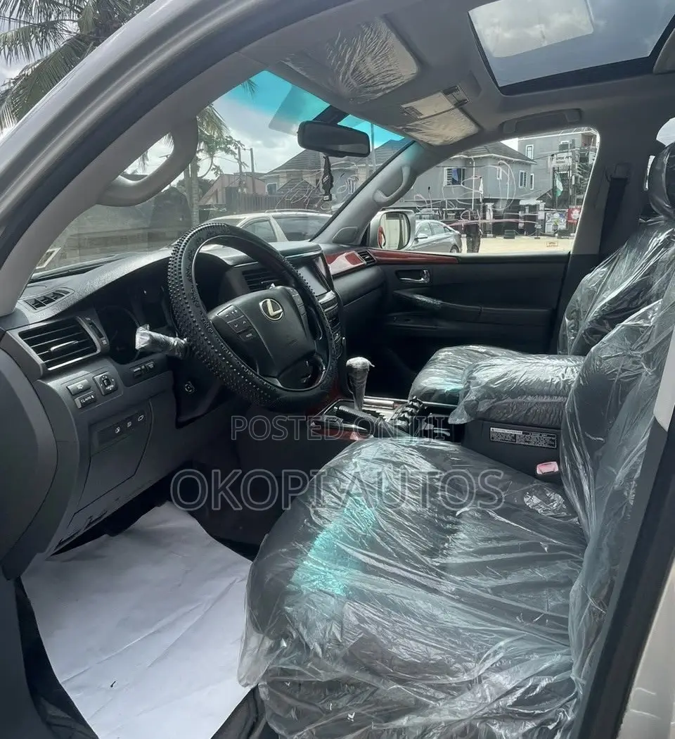 Lexus LX 570 2010 Silver