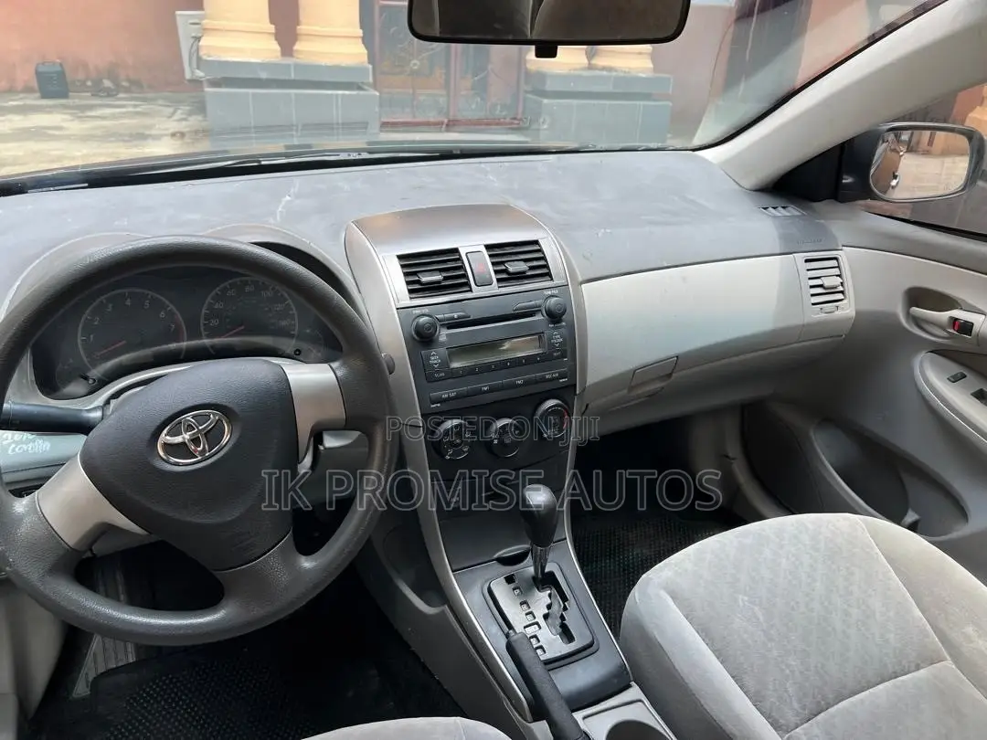 Toyota Corolla 2009 Black
