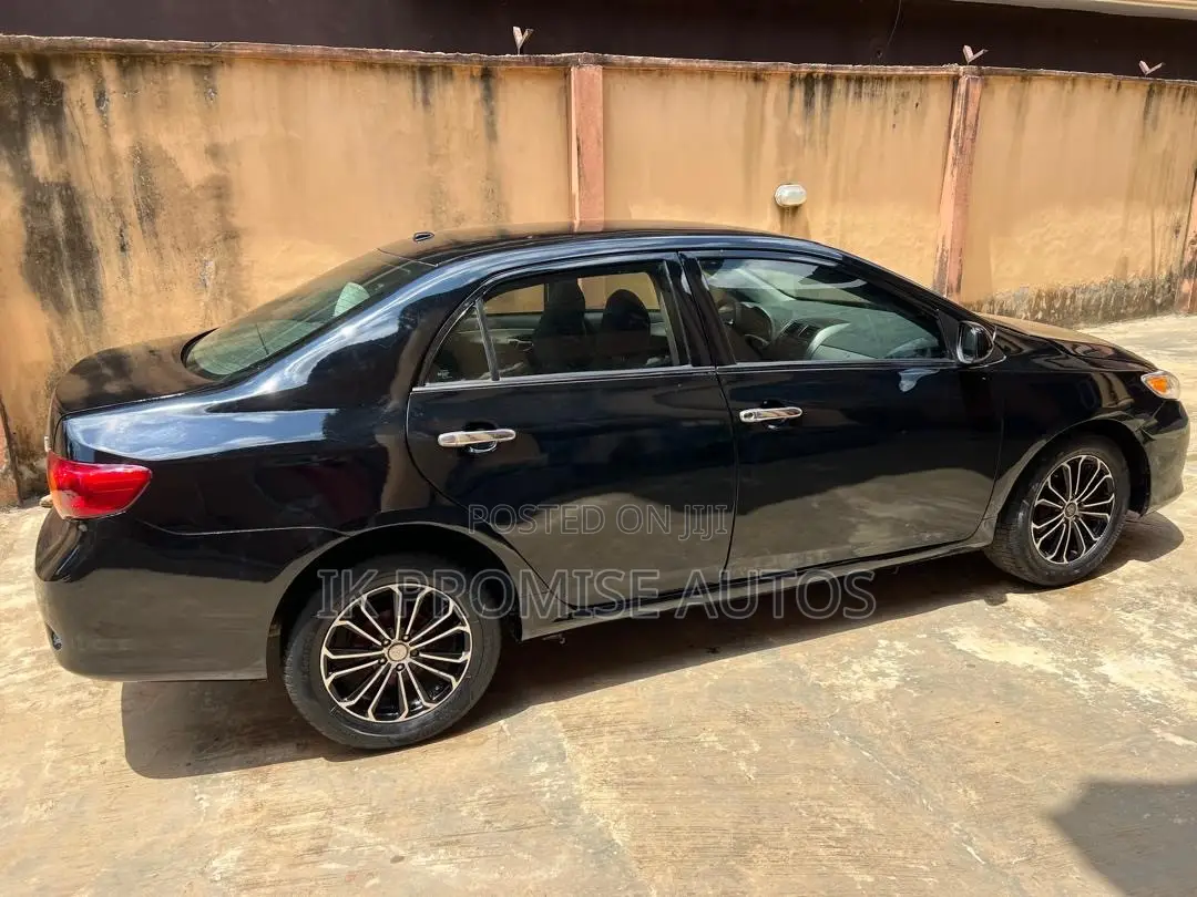 Toyota Corolla 2009 Black