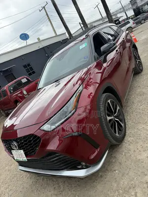 Toyota Highlander XSE 2021 Maroon