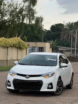 Toyota Corolla S Plus 4dr Sedan (1.8L 4cyl 6M) 2014 White
