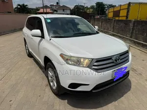 Toyota Highlander Limited 3.5l 4WD 2013 White