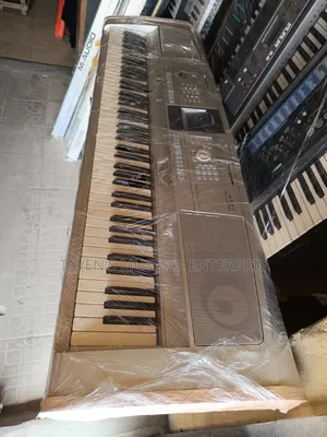 Yamaha Portable Grand DGX-505 Digital Keyboard