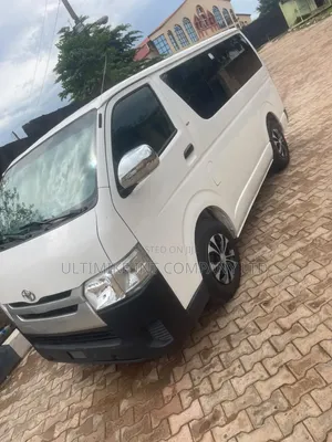 Toyota HiAce 2010 White