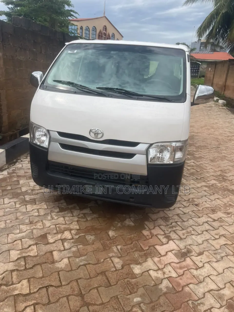 Toyota HiAce 2010 White