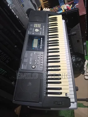 London Used Keyboard With Adopter