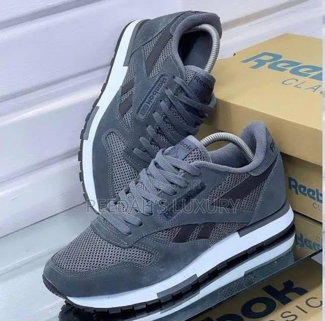 Reebok Classic Sneakers