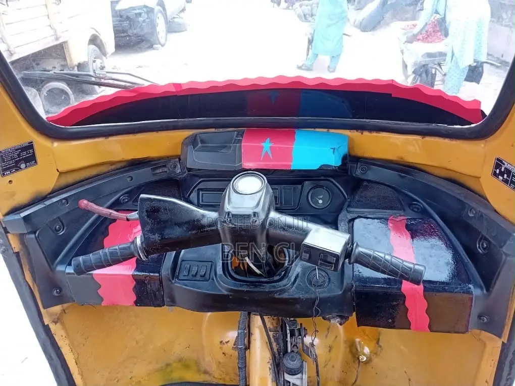 TVS King Deluxe Plus iTouch Start 2025 Yellow