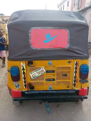 TVS King Deluxe Plus iTouch Start 2025 Yellow