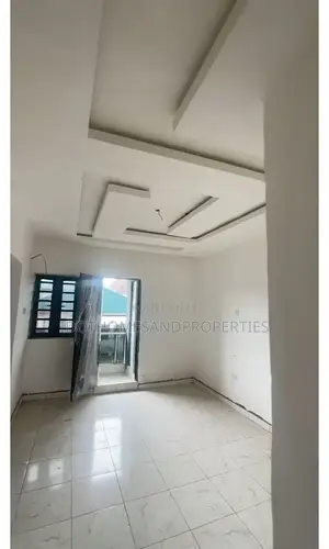2bdrm Apartment in Shomolu for rent