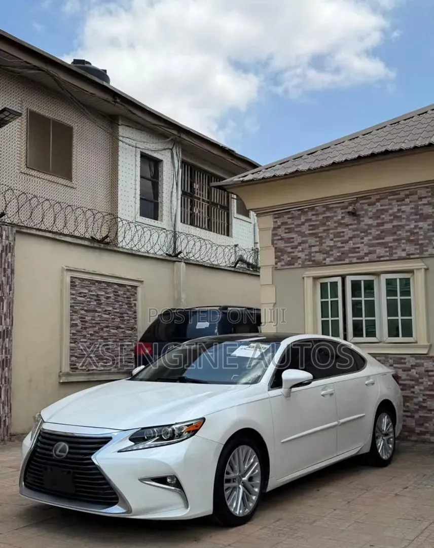 Lexus ES 2018 White