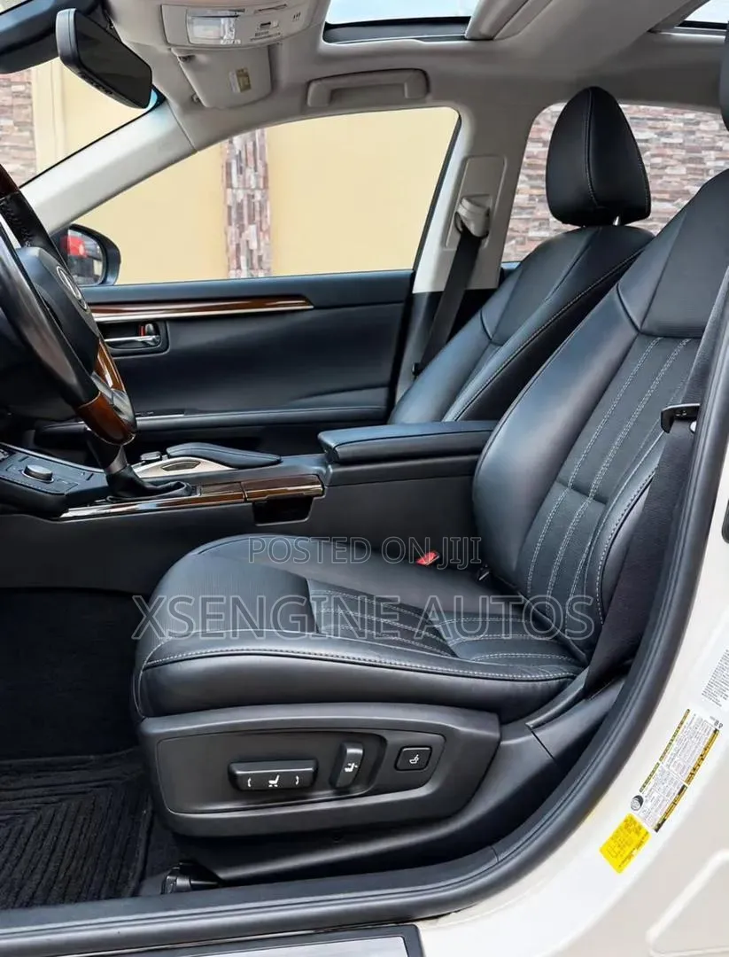 Lexus ES 2018 White