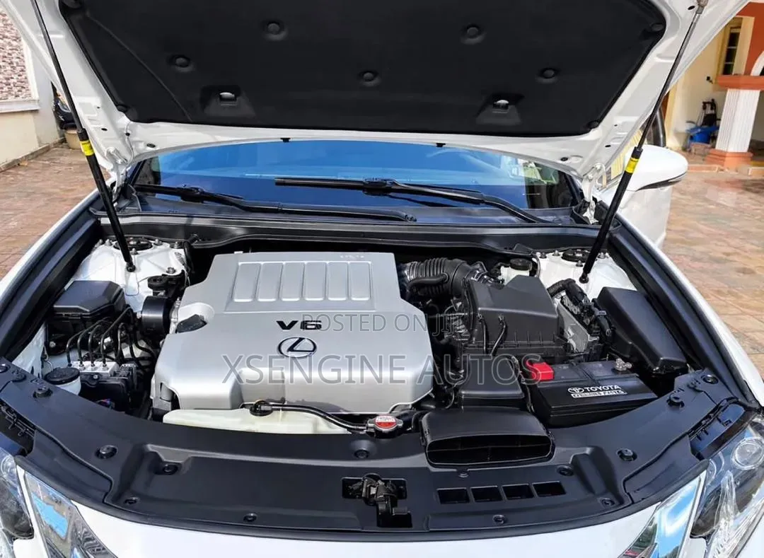 Lexus ES 2018 White