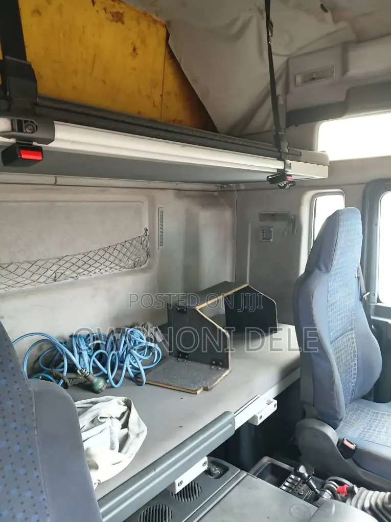 Man Trailer Head