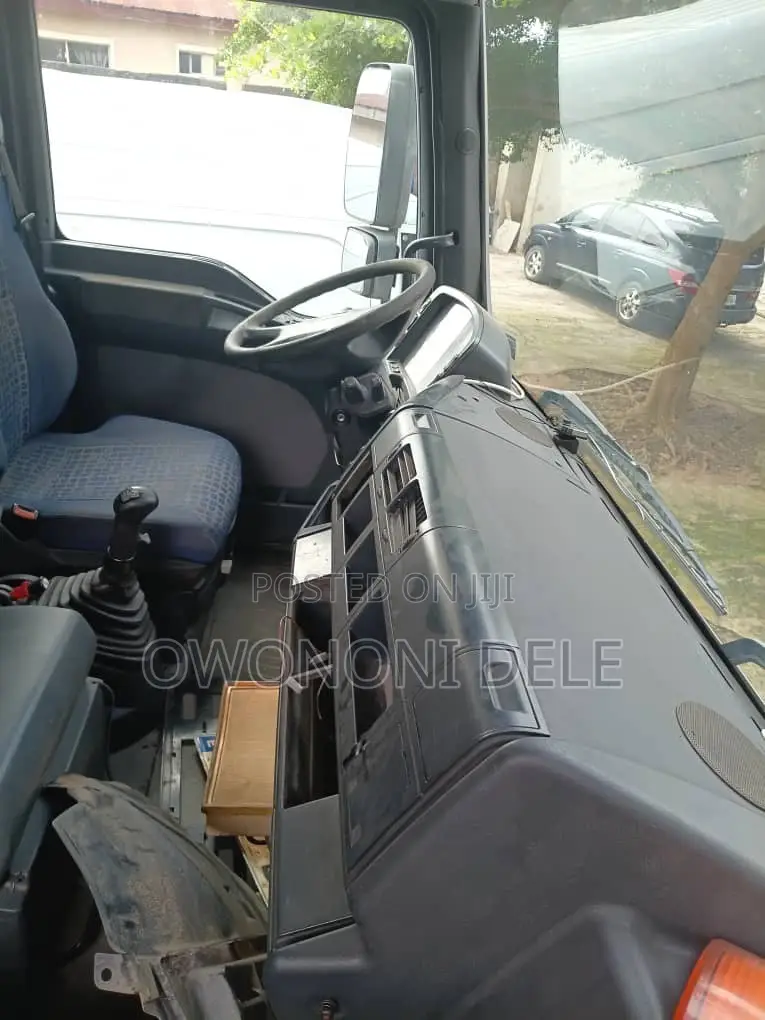 Man Trailer Head