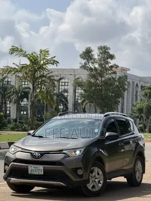 Toyota RAV4 LE AWD (2.5L 4cyl 6A) 2016