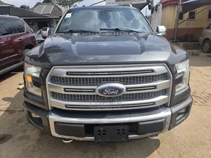 Ford F-150 Platinum 4x4 SuperCrew Cab Styleside 5.5 ft. box 145 in. WB