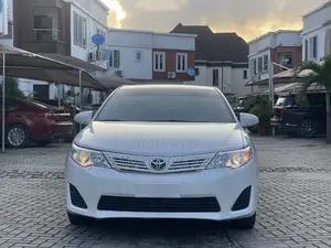 Toyota Camry LE 4dr Sedan (2.5L 4cyl 6A) 2015 White