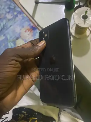 Apple iPhone 11 64 GB Black