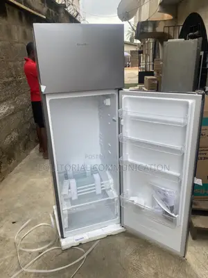 Hisense REF240DR 240L Two-Compartment Top Freezer
