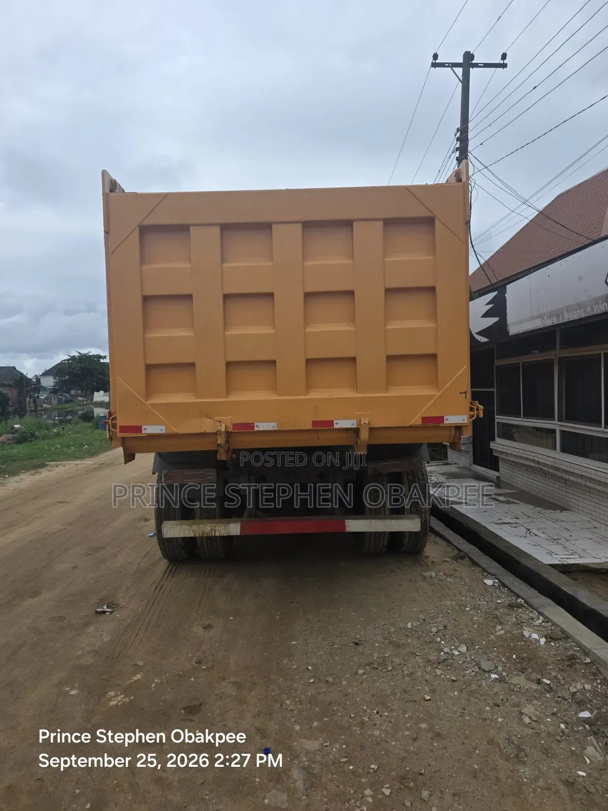 30 Tons Dump Truck for Hire