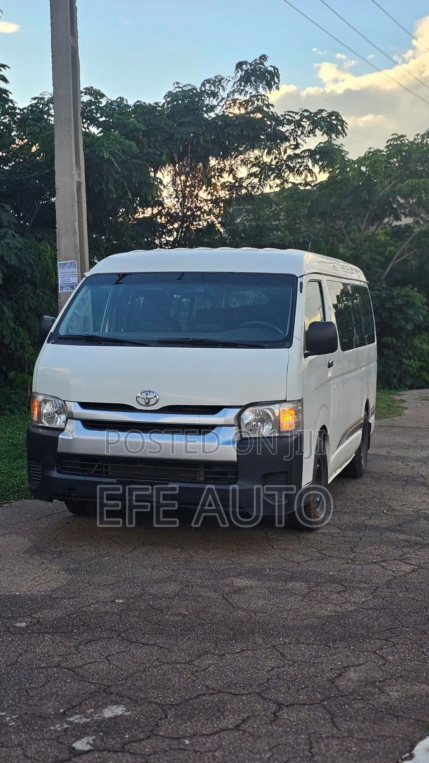 Toyota HiAce 2013 White