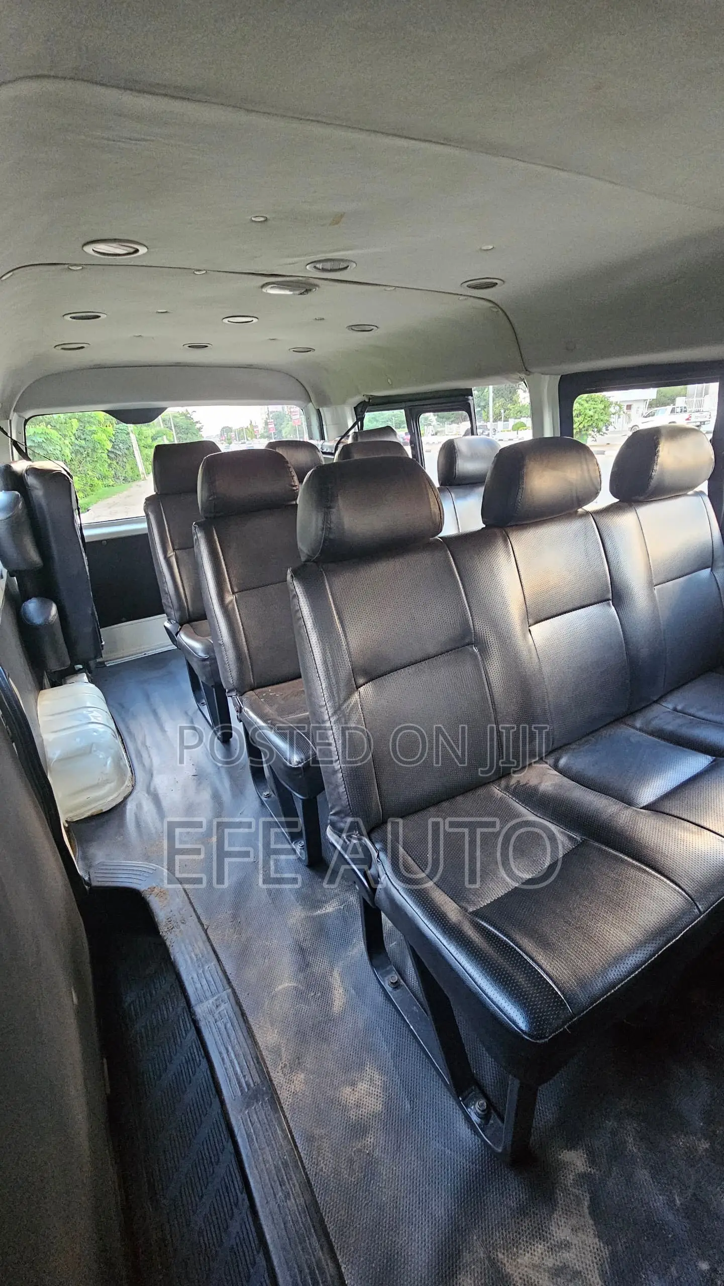 Toyota HiAce 2013 White