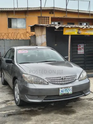 Toyota Camry 2006 Gray