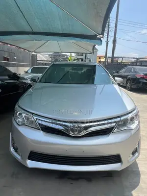 Toyota Camry XLE 4dr Sedan (2.5L 4cyl 6A) 2013 Silver