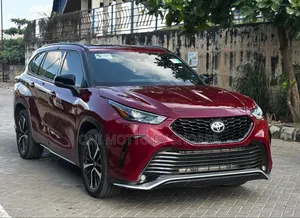 Toyota Highlander XSE 2021 Red