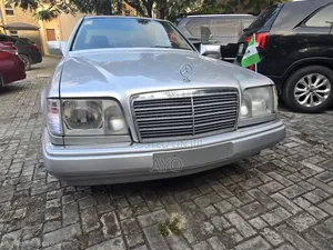 Mercedes-Benz E320 1990 Silver