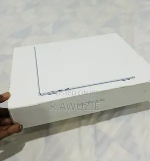 New Laptop Apple MacBook Air 2022 M2 8GB Apple M2 SSD 512GB