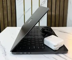 Laptop Apple MacBook Pro 2025 M5 24GB Apple M5 SSD 1T