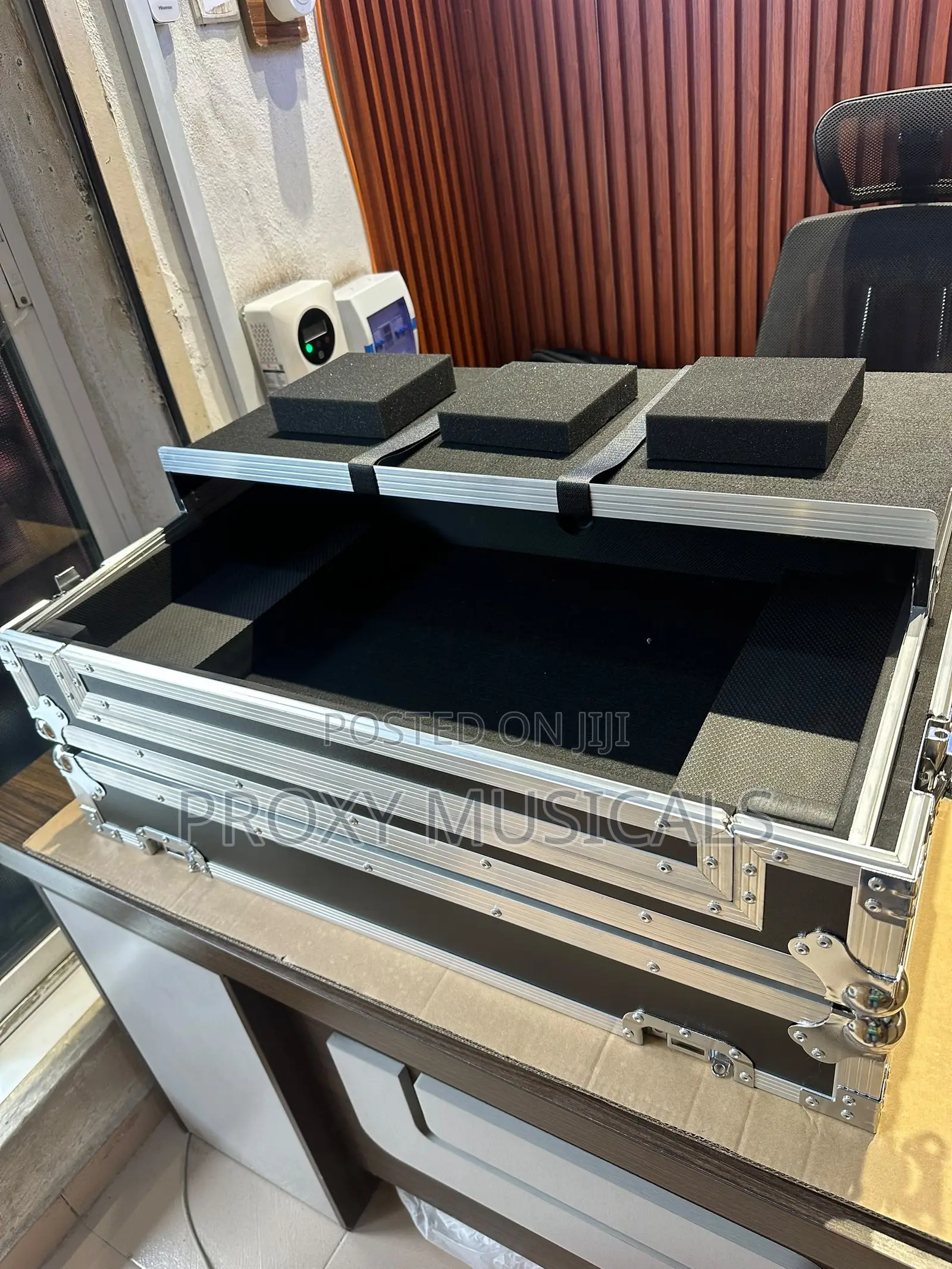 DDJ-REV7 DJ Controller Box/Flight Case