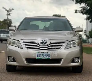 Toyota Camry 2011 Gold