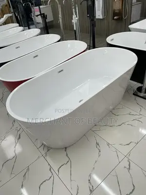 Luxury Glossy White Freestanding Bathtub