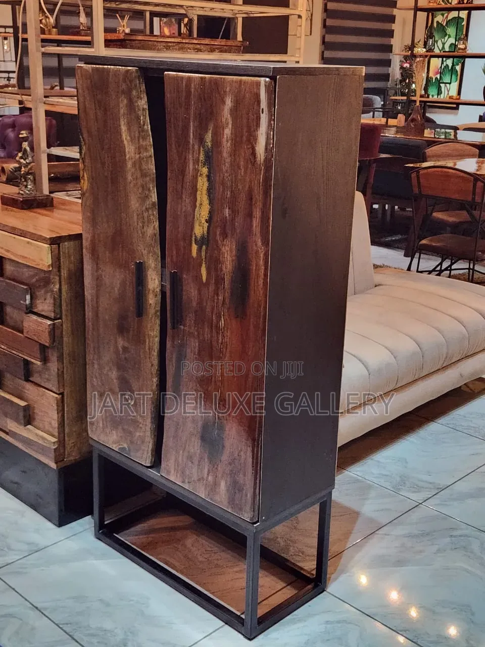 Classic Style Cabinet