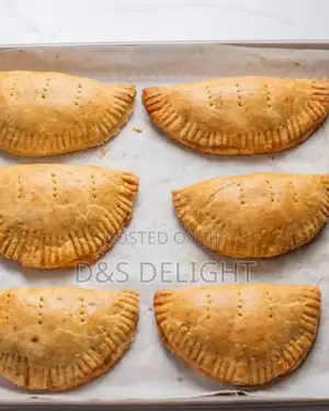 D&S Delight - Meatpie, Buns Etc