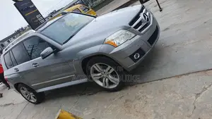 Mercedes-Benz GLK-Class 350 2010