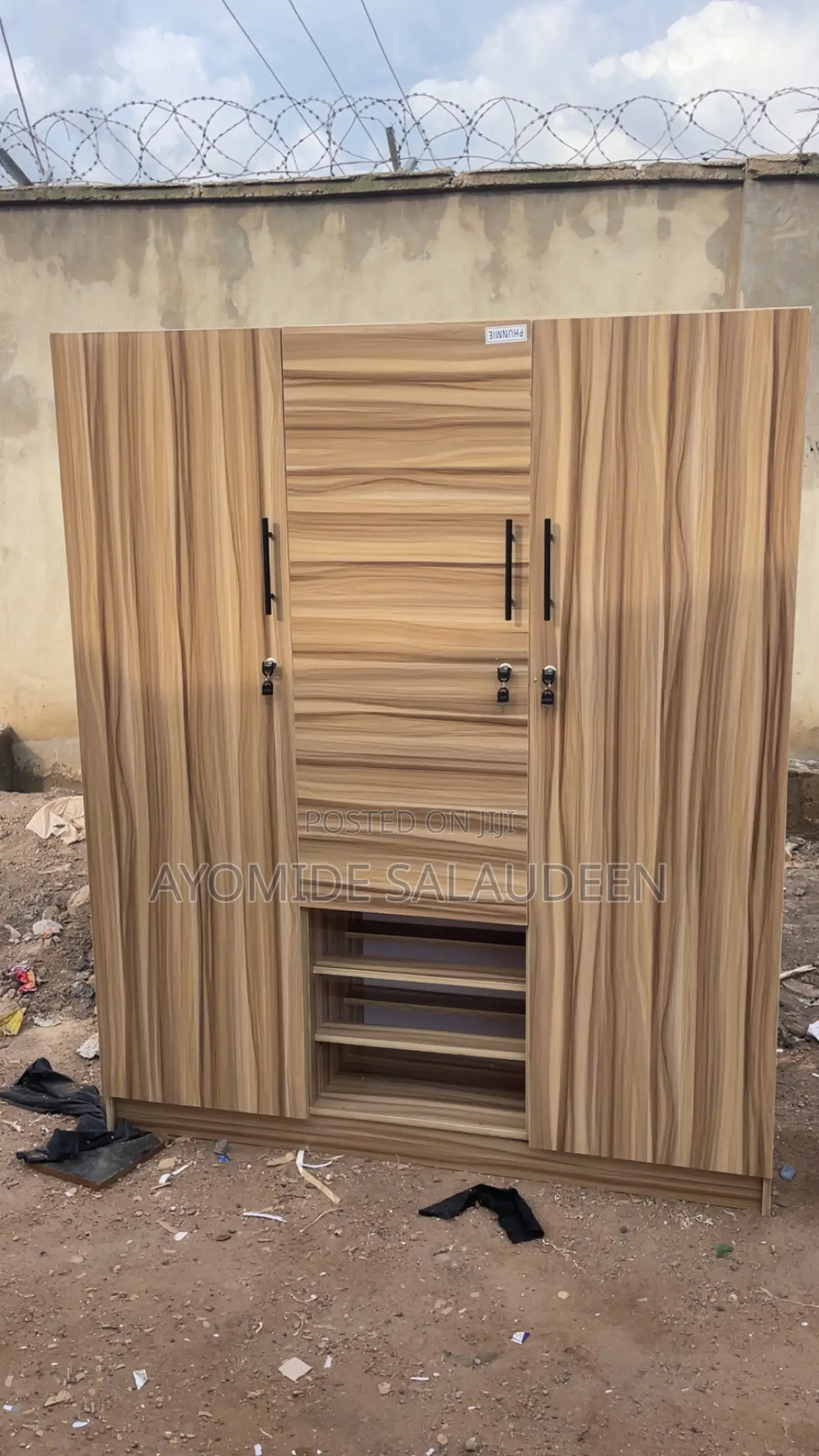3 Door Wardrobe Big Size