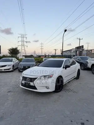 Lexus ES 350 FWD 2013 White