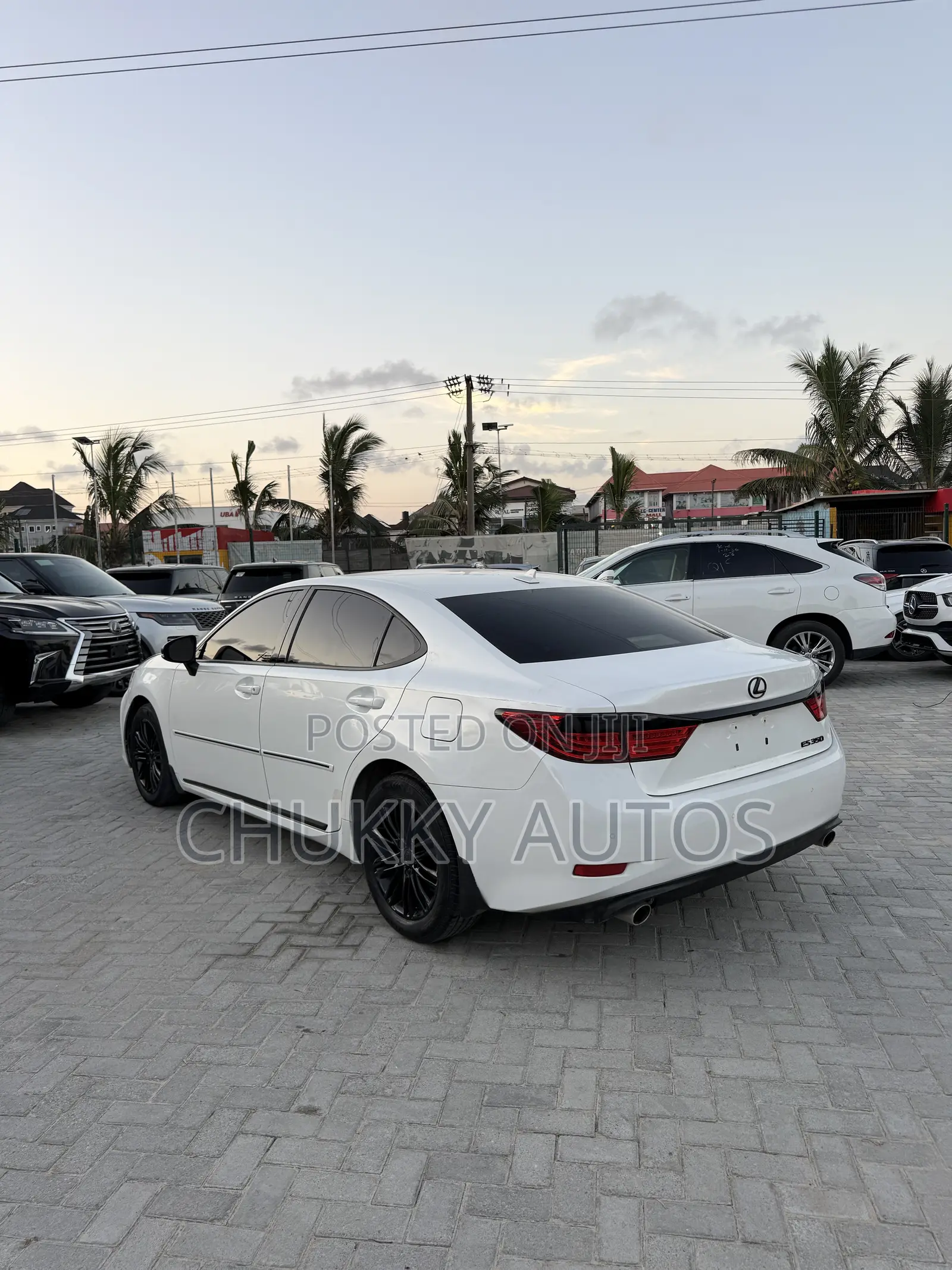 Lexus ES 350 FWD 2013 White