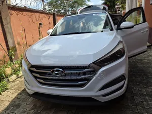Hyundai Tucson Value AWD 2018 White