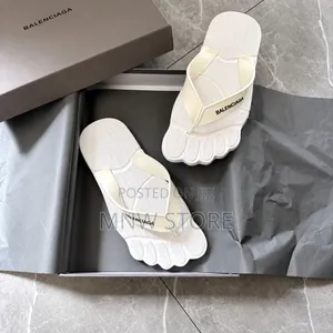 Premium Balenciaga Toe Flip Flops